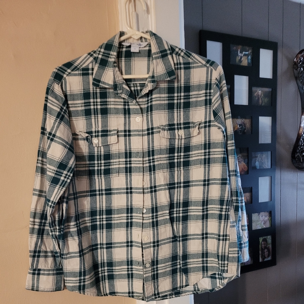 Old Navy Boyfriend Beige/Green Size S Flannel Shirt